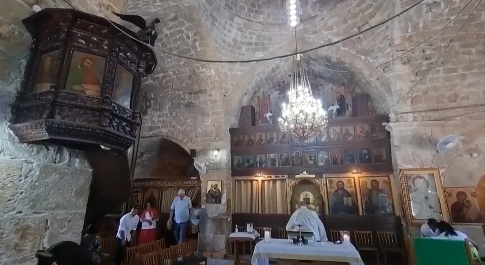 Die Kirche Agia Kyriaki Chrysopolitissa und die Paulussäule in Paphos