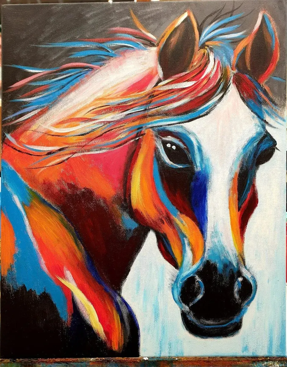 Horse in Colour — ręcznie malowane płótno z Villi Nadezda w Pafos, które możemy wysłać pocztą
