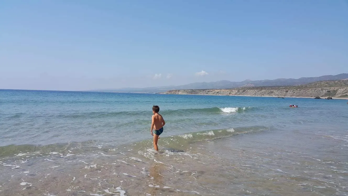 Der weite Sandstrand von Lara Beach auf der Halbinsel Akamas